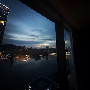 男人舔女人底下动态
